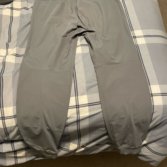 Lululemon ABC jogger warpstreme. - Picture 3 of 3